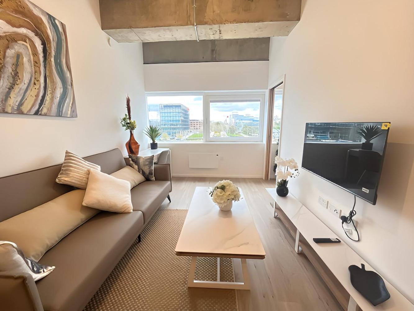 1Br Luxury Flat At Train Station - Long Stays Welcome - Just Ask Milton Keynes Exterior photo